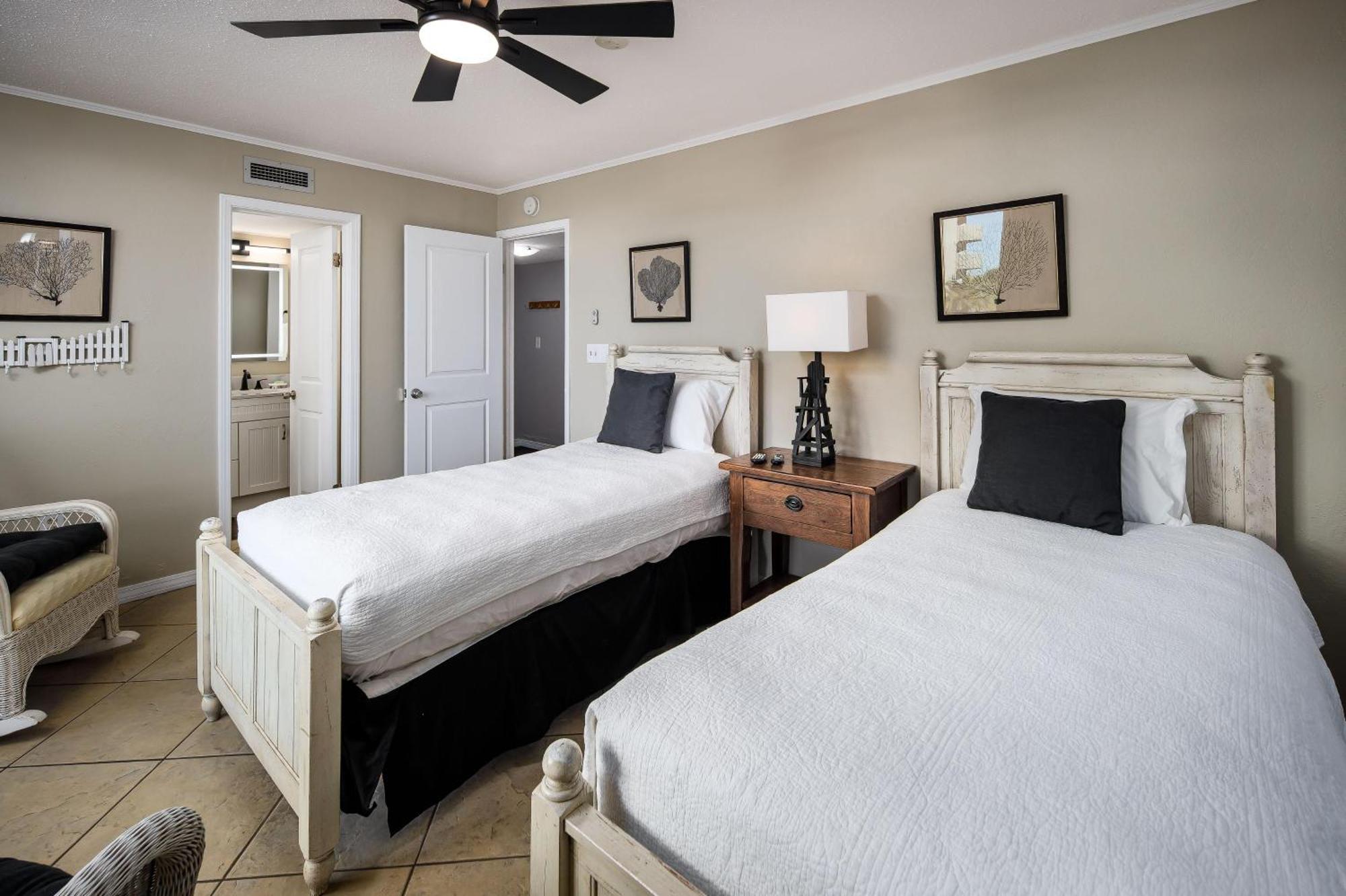 Nautilus 1201 - Gulf Front 2 Bedroom Huge Wrap Around Balcony 2Nd Floor! Fort Walton Beach Exterior foto